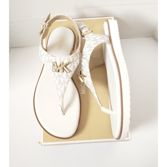 New! MICHAEL KORS Women's MK Logo Jilly T-Strap Sandals Shoes Open-Toe Vanilla 7 - Picture 7 of 9